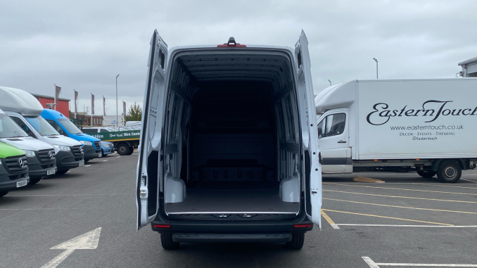 Mercedes-Benz Sprinter E314 L3 Electric Rwd 100kW 81kWh Pro Van Auto - Image 15